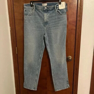 Abercrombie & Fitch The 90s Straight Ultra High Rise Jeans Size 34/18R Light NEW